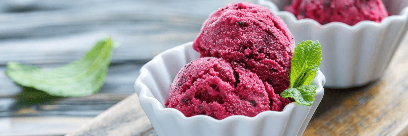 Beeren-Joghurt-Eis mit lovital Trinknahrung