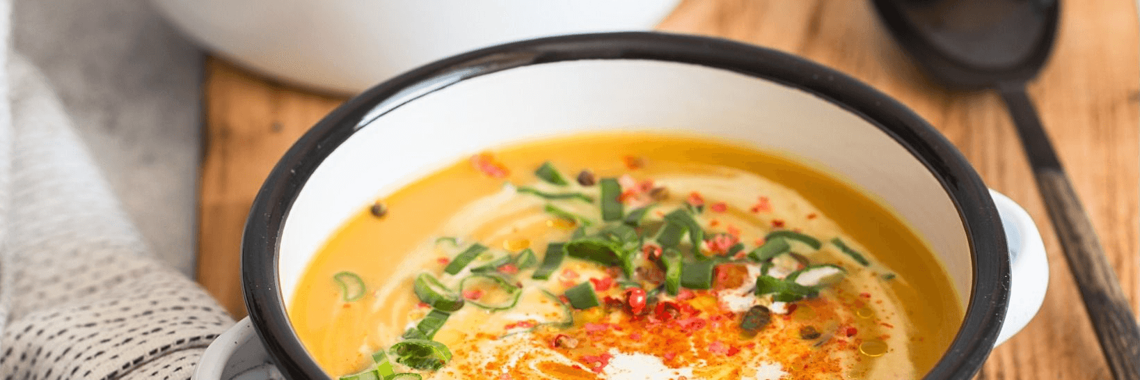 Fruchtig feurige Currysuppe mit lovital Trinknahrung