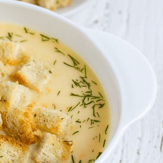 Zwiebelsuppe mit Käsecroutons mit lovital Trinknahrung