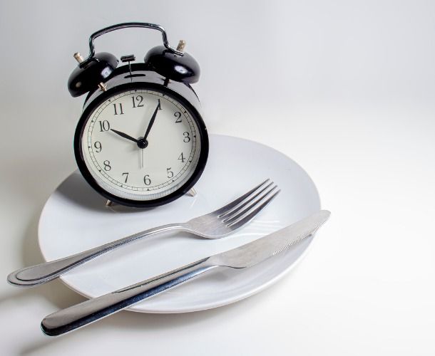 Einnahmezeitpunkt von Trinknahrung: zwischen den Mahlzeiten.