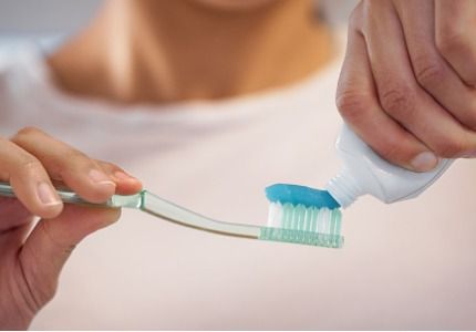 Sorgfältige Mundpflege schützt die Mundschleimhaut vor Entzündungen (Mukositis)