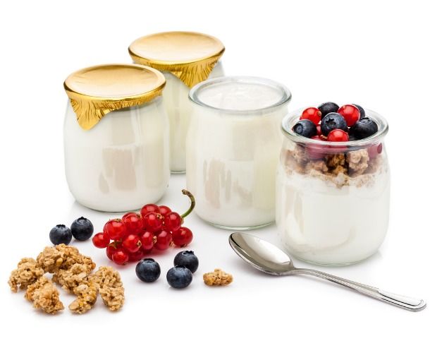 Trinknahrung hat eine höhere Nährstoffdichte als normale Lebensmittel, wie z.B. Joghurt. 