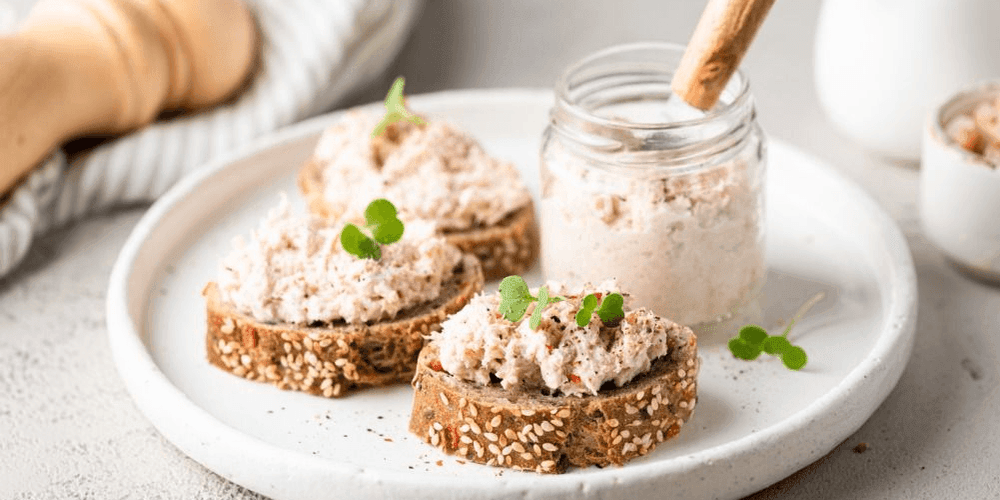 Aufstrich mit Thunfisch Aufstrich mit Thunfisch