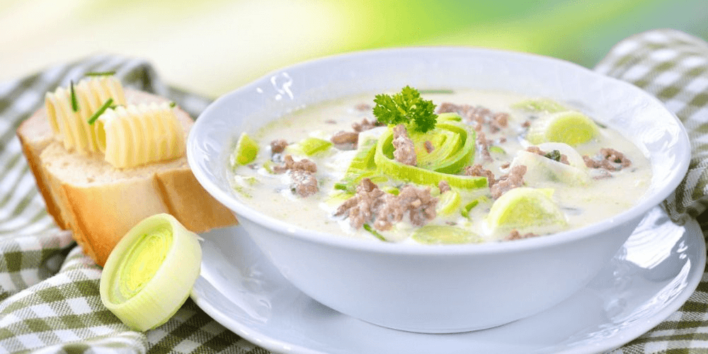 Käsen-Lauchsuppe mit Hackfleisch Käsen-Lauchsuppe mit Hackfleisch