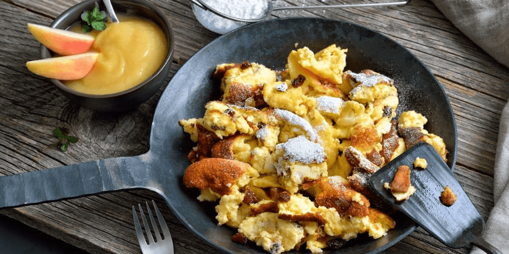 Kaiserschmarrn mit Apfelmus Kaiserschmarrn mit Apfelmus