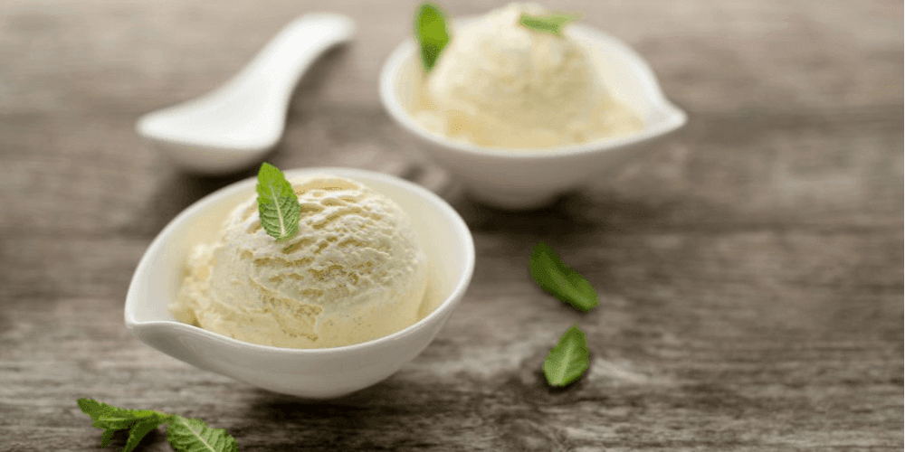 Veganes Vanilleeis mit lovital Veganes Vanilleeis mit lovital