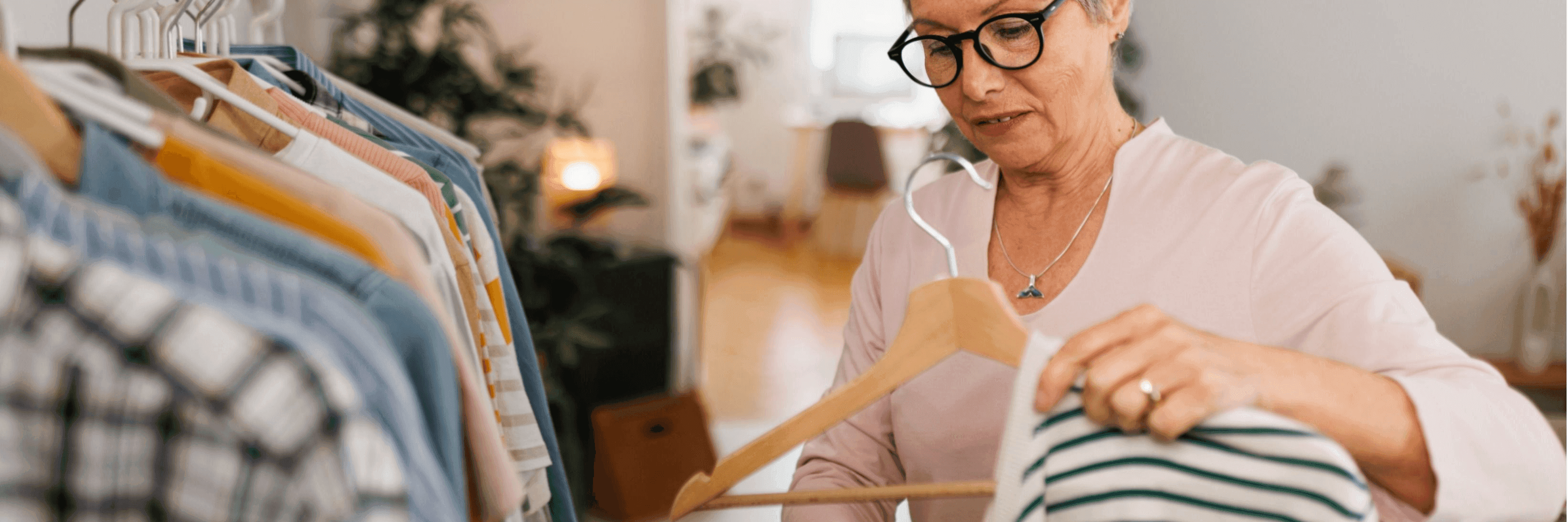 Kleiderbügel als Ersatz-Infusionsständer bei Sondenernährung. Kleiderbügel als Ersatz-Infusionsständer bei Sondenernährung.