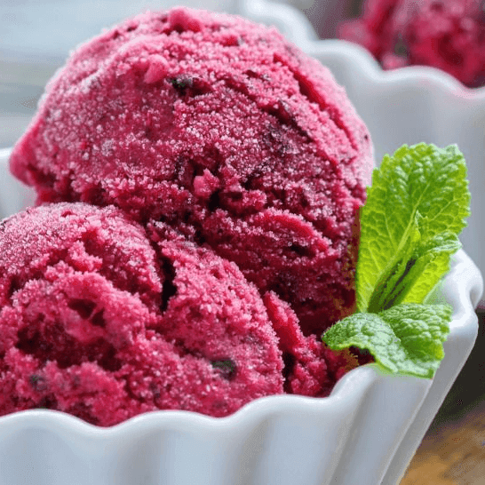 Beeren-Joghurt-Eis mit lovital Trinknahrung Beeren-Joghurt-Eis mit lovital Trinknahrung