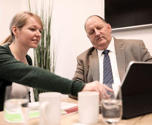 Gerhard Griska Key-Account-Manager DOLP Medical Gerhard Griska Key-Account-Manager DOLP Medical