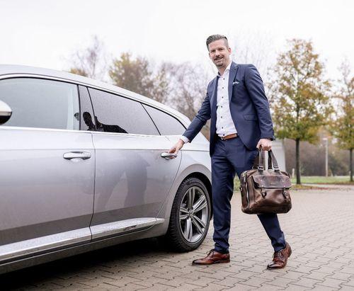 Martin Kiefer Key-Account-Manager Süddeutschland DOLP Medical Martin Kiefer Key-Account-Manager Süddeutschland DOLP Medical